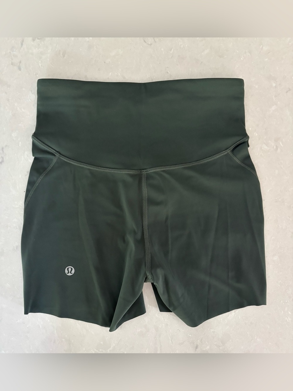 🔴 Lululemon Base pace High-Rise Reflective Short 6”